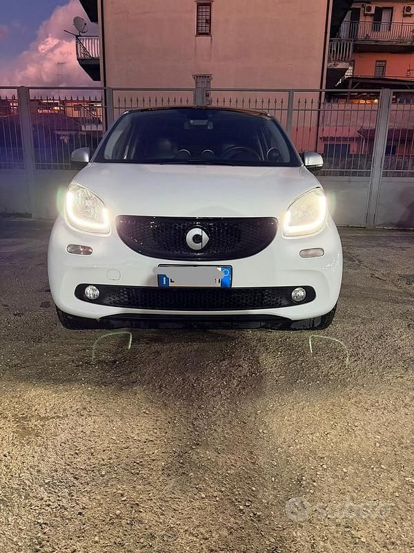 Usata Smart ForFour 71 CV (52 kW) 2016 Bianco Utilitaria