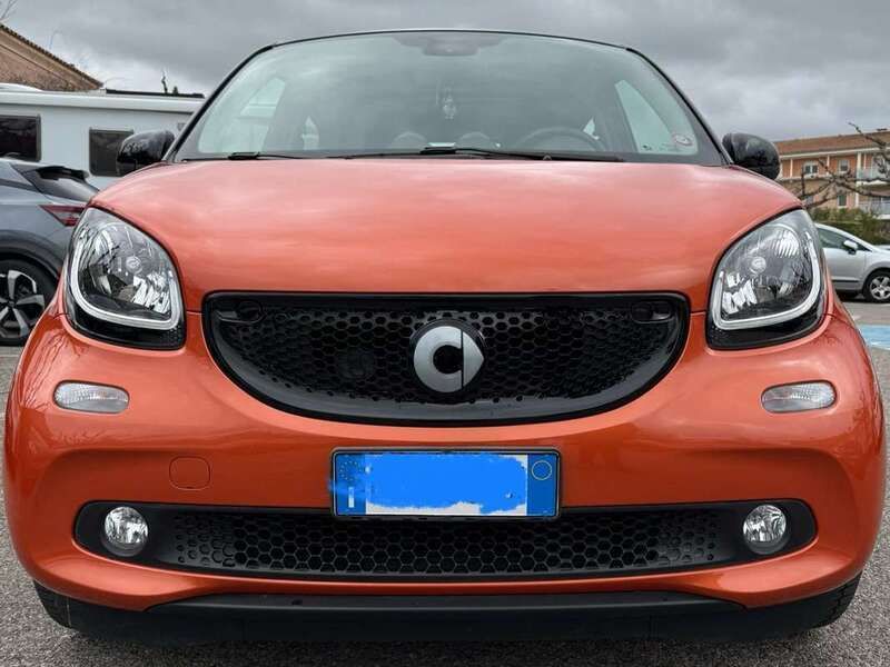 Arancione Usata 2017 Smart ForFour Prime Due volumi | 10.500 € (Buon prezzo) - Immagine 1/4