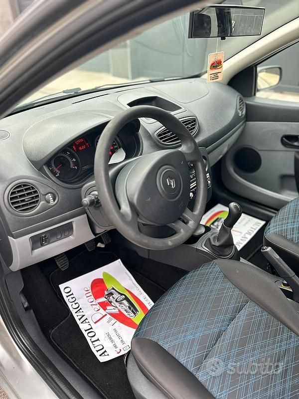 Usata Renault Clio II 60 CV (44 kW) 2007 Grigio Berlina