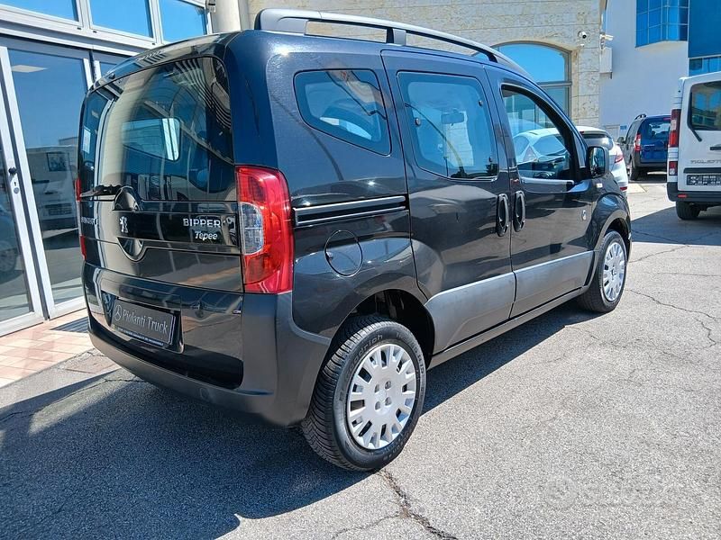 Usata Fiat Qubo Trekking 75 CV (55 kW) 2011 Nero Monovolume