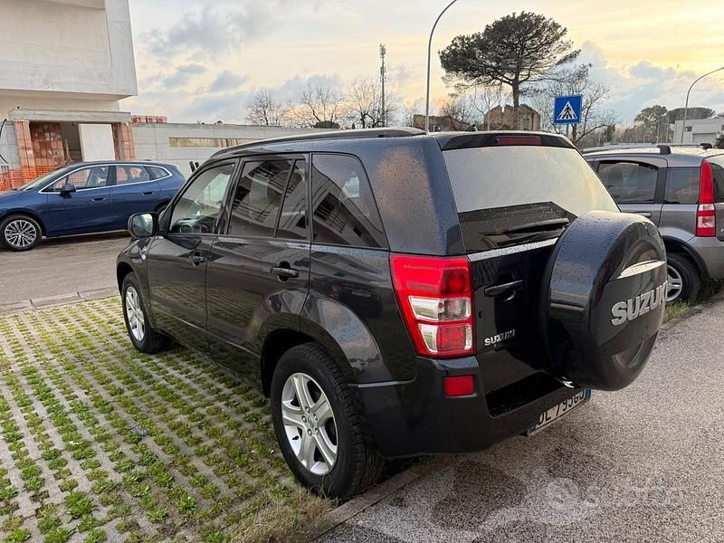 Usata Suzuki Grand Vitara 129 CV (94 kW) 2007 Nero SUV