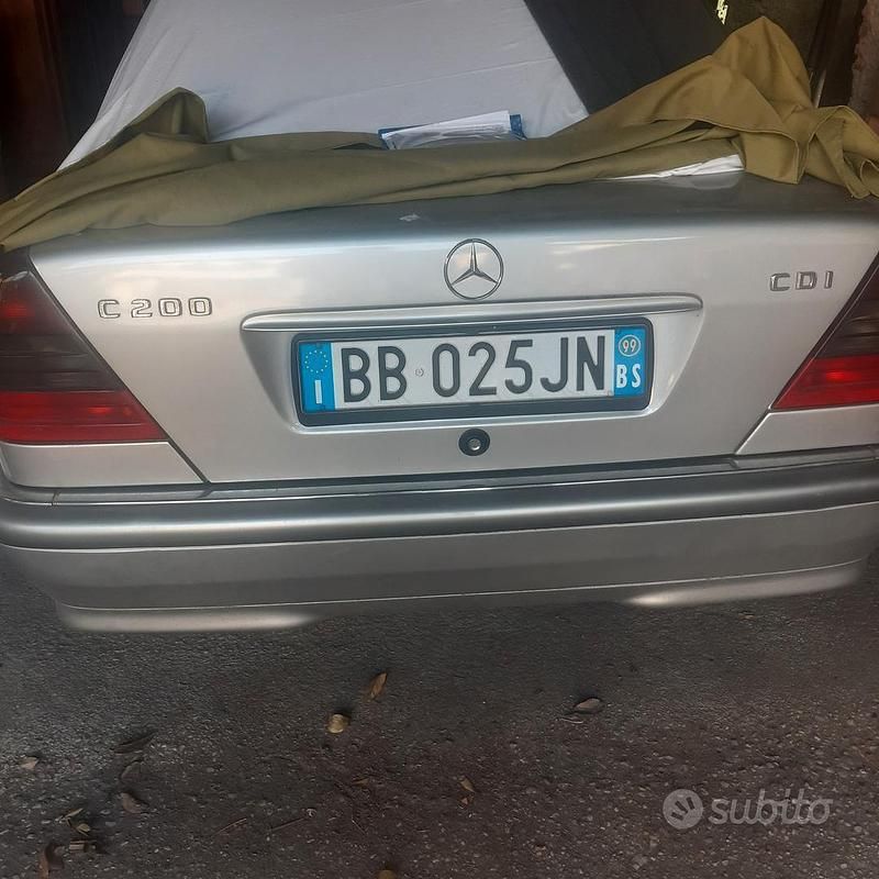 Usata Mercedes 200 1999 Grigio Berlina