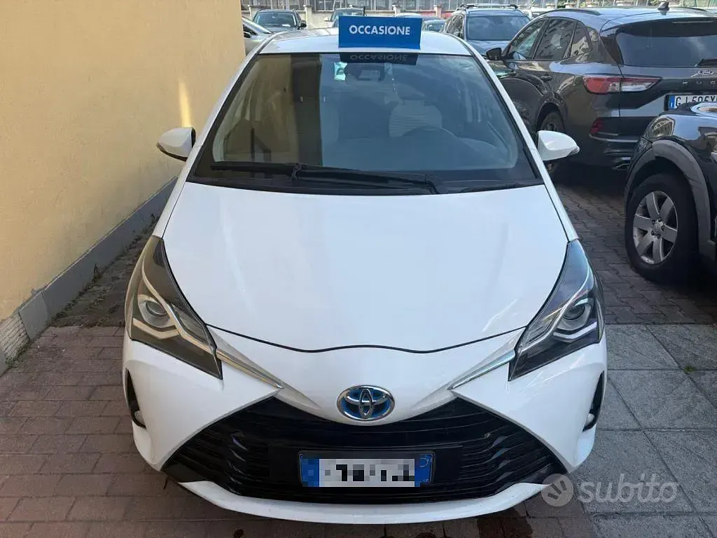 Gebraucht Toyota Yaris Hybrid Business Edition 73 PS (53 kW) 2018 Weiß Limousine