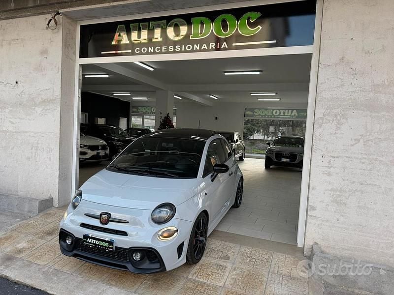 Grigio Usata 2017 Abarth 595 Tre volumi | 15.499 € (Buon prezzo) - Immagine 1/4