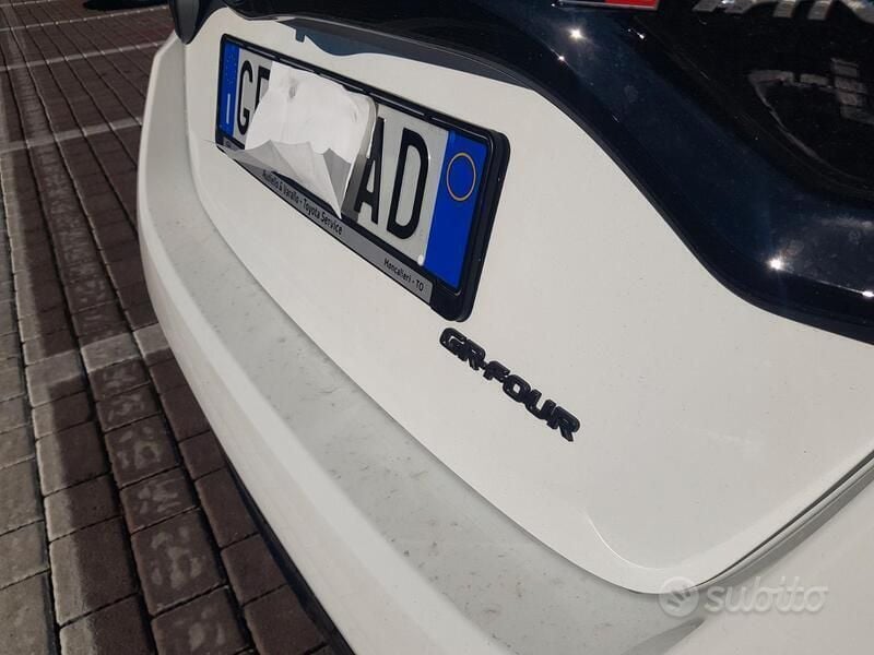 Usata Toyota Yaris 120 CV (88 kW) 2021 Bianco Berlina