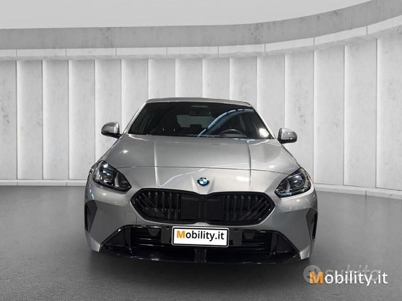 Usata BMW 118 Comfort Edition 150 CV (110 kW) 2024 Grigio Utilitaria