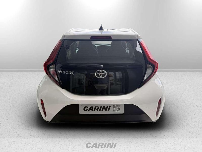 Nuova Toyota Aygo X Active 72 CV (52 kW) 2025 Biancointerni neri SUV