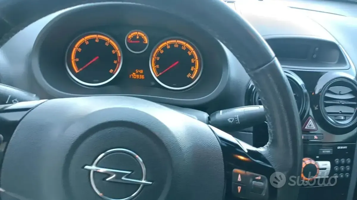 Usata Opel Corsa 75 CV (55 kW) 2010 Grigio Utilitaria