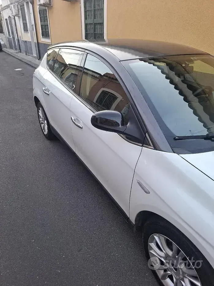 Usata Lancia Delta 120 CV (88 kW) 2008 Bianco Utilitaria