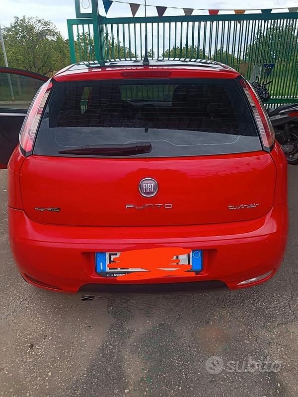 Usata Fiat Punto S 84 CV (61 kW) 2012 Rosso Utilitaria