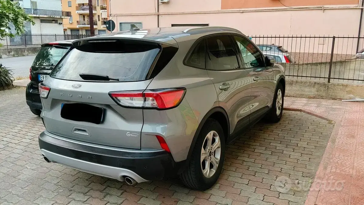 Usata Ford Kuga 120 CV (88 kW) 2021 Grigio SUV