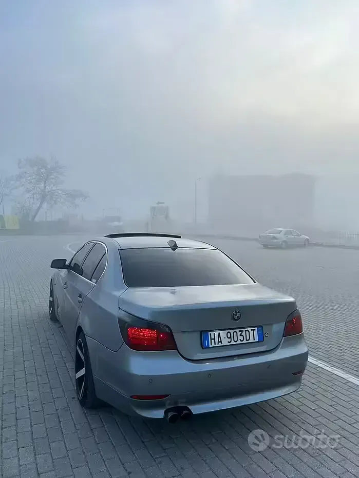 Usata BMW 530 231 CV (169 kW) 2005 Bluazzurro Berlina