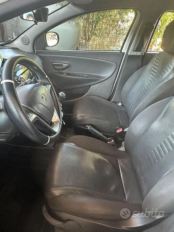 Usata Lancia Ypsilon 80 CV (58 kW) 2013 Utilitaria