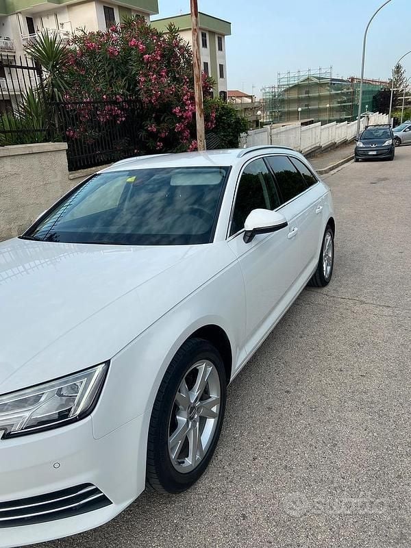 Usata Audi A4 122 CV (89 kW) 2018 Bianco Station wagon
