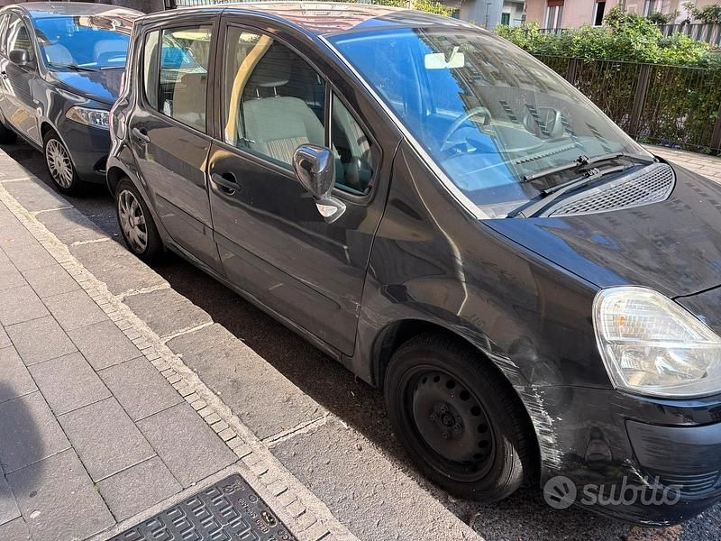 Usata Renault Modus 75 CV (55 kW) 2009 Nero Monovolume