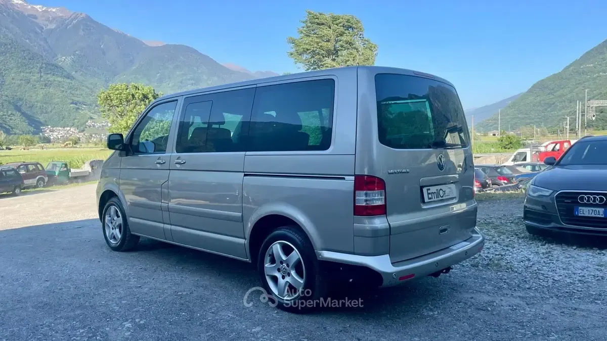 Usata VW Multivan Highline 174 CV (127 kW) 2008 Gray Monovolume