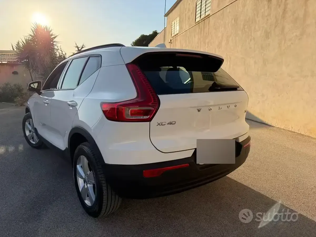 Usata Volvo XC40 150 CV (110 kW) 2019 Bianco SUV