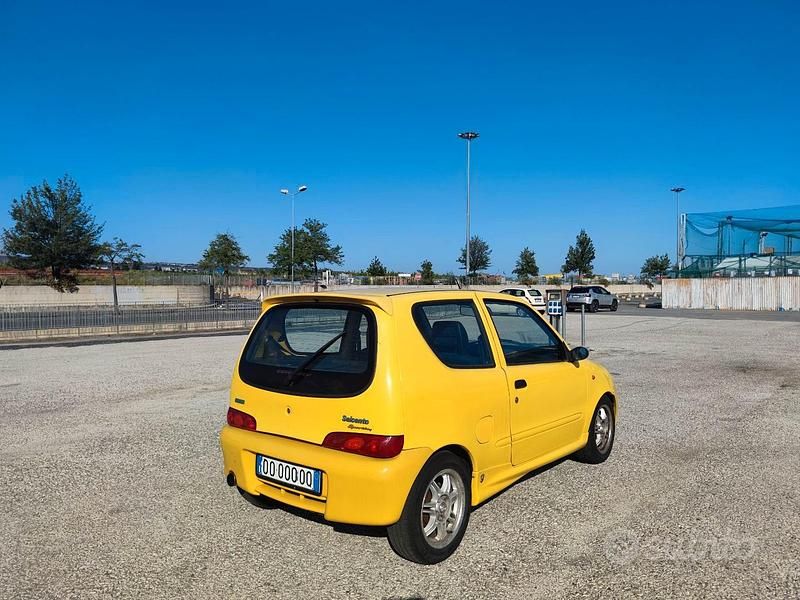 Usata Fiat 600 150 CV (110 kW) 1999 Giallo Utilitaria