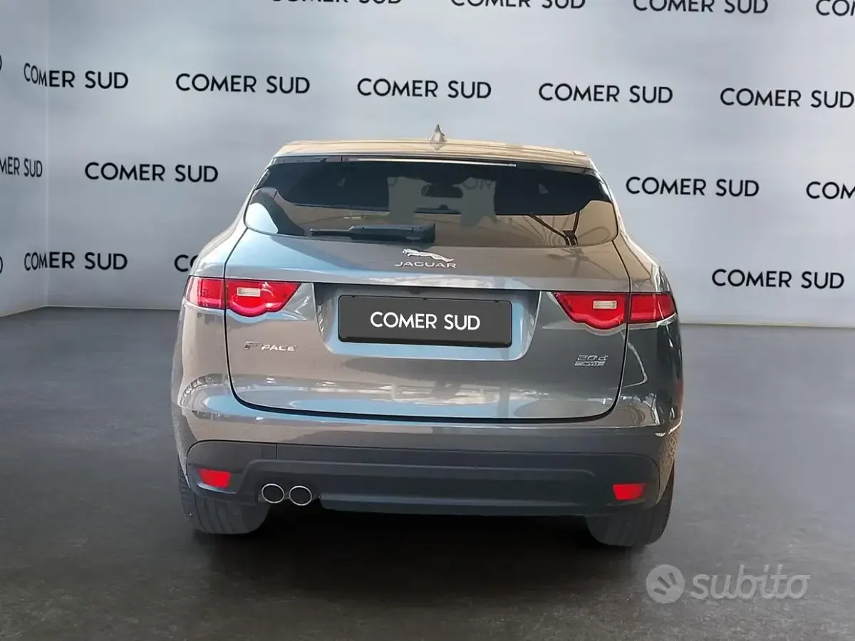 Usata Jaguar F-Pace Prestige 180 CV (132 kW) 2018 Grigio SUV