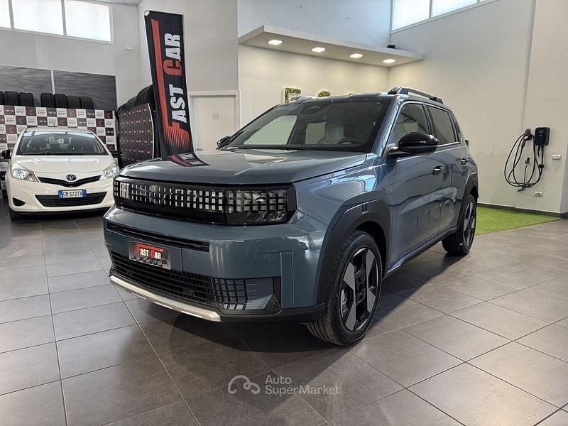 Nuova Fiat Panda La Prima 110 CV (80 kW) 2025 Verde Berlina