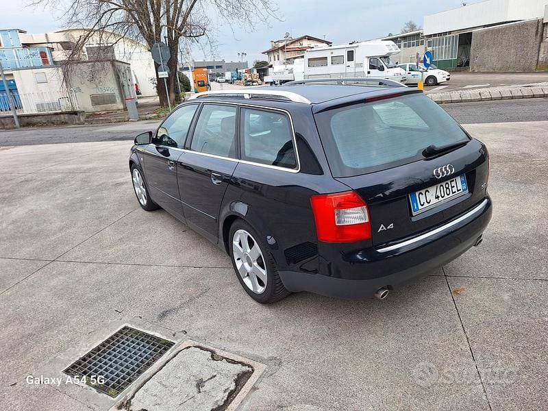 Usata Audi A4 Ambiente 220 CV (161 kW) 2002 Blu Station wagon