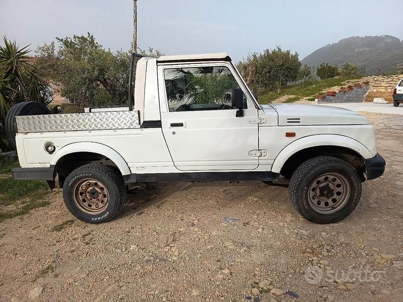 Usata Suzuki Samurai 64 CV (47 kW) 2002 Bianco SUV