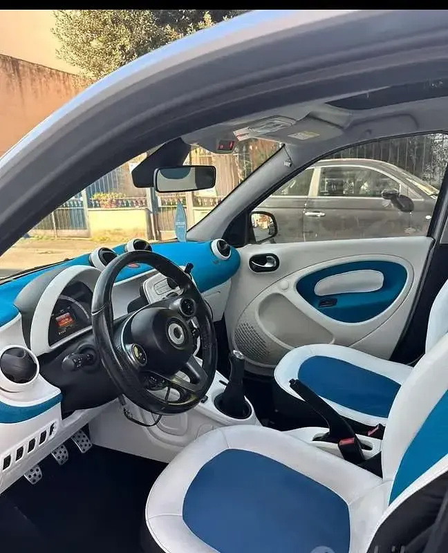 Begagnad Smart ForFour Proxy 71 HK (52 kW) 2015 Halvkombi