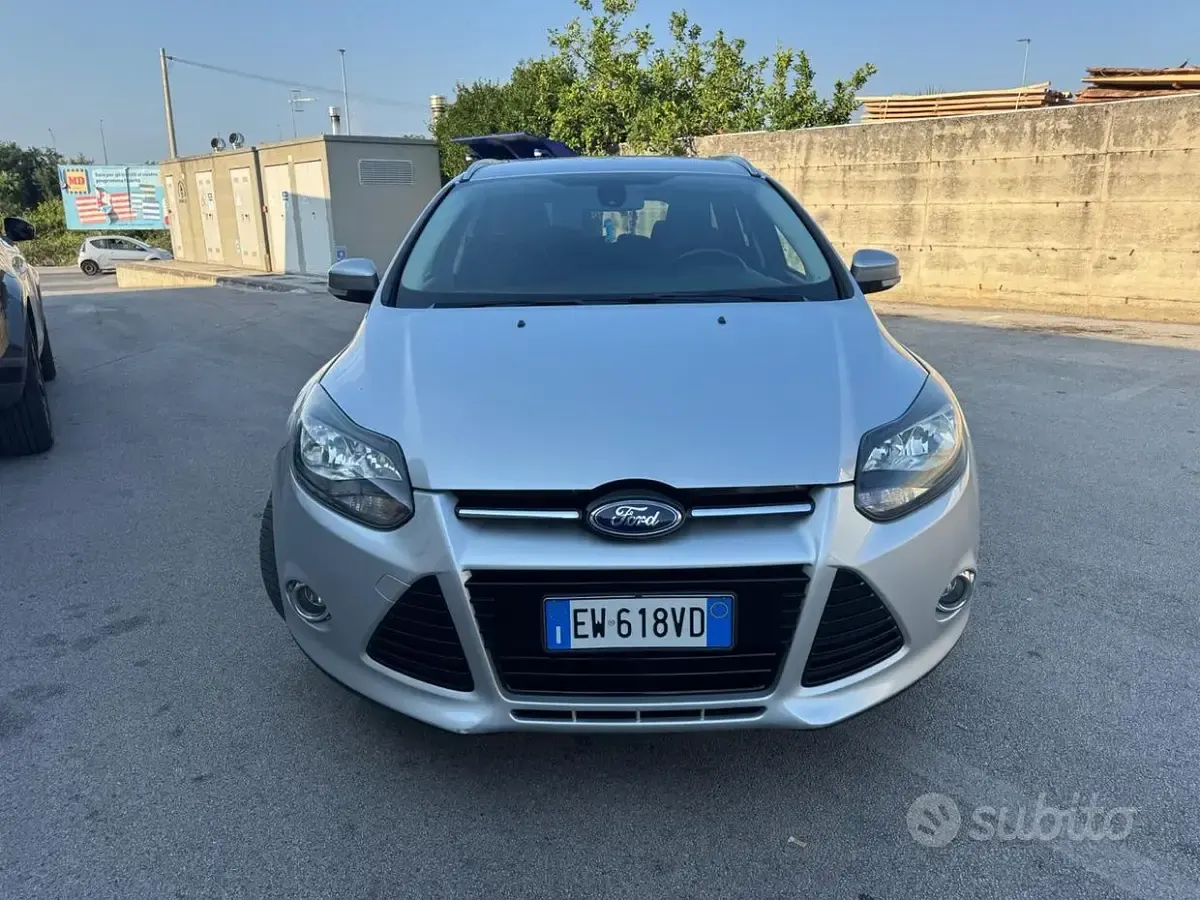 Usata Ford Focus Titanium 116 CV (85 kW) 2014 Grigio Station wagon