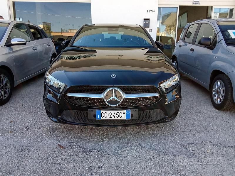 Occasion Mercedes A180 Executive 116 ch (85 kW) 2020 Noir Berline
