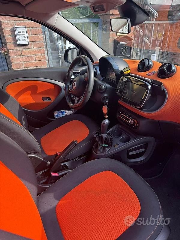 Usata Smart ForFour Passion 71 CV (52 kW) 2016 Rosso Utilitaria