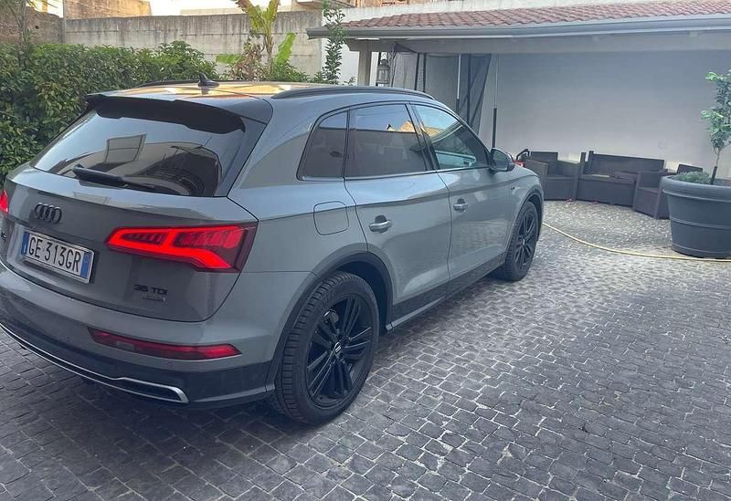 Usata Audi Q5 Ambiente 190 CV (139 kW) 2017 Grigio SUV