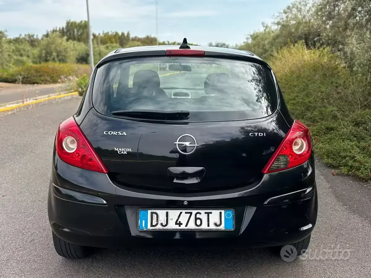 Usata Opel Corsa 75 CV (55 kW) 2008 Nero Utilitaria