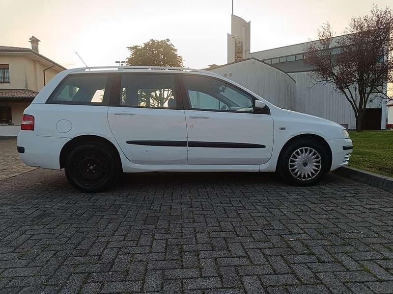 Usata Fiat Stilo Feel 120 CV (88 kW) 2006 Bianco Station wagon