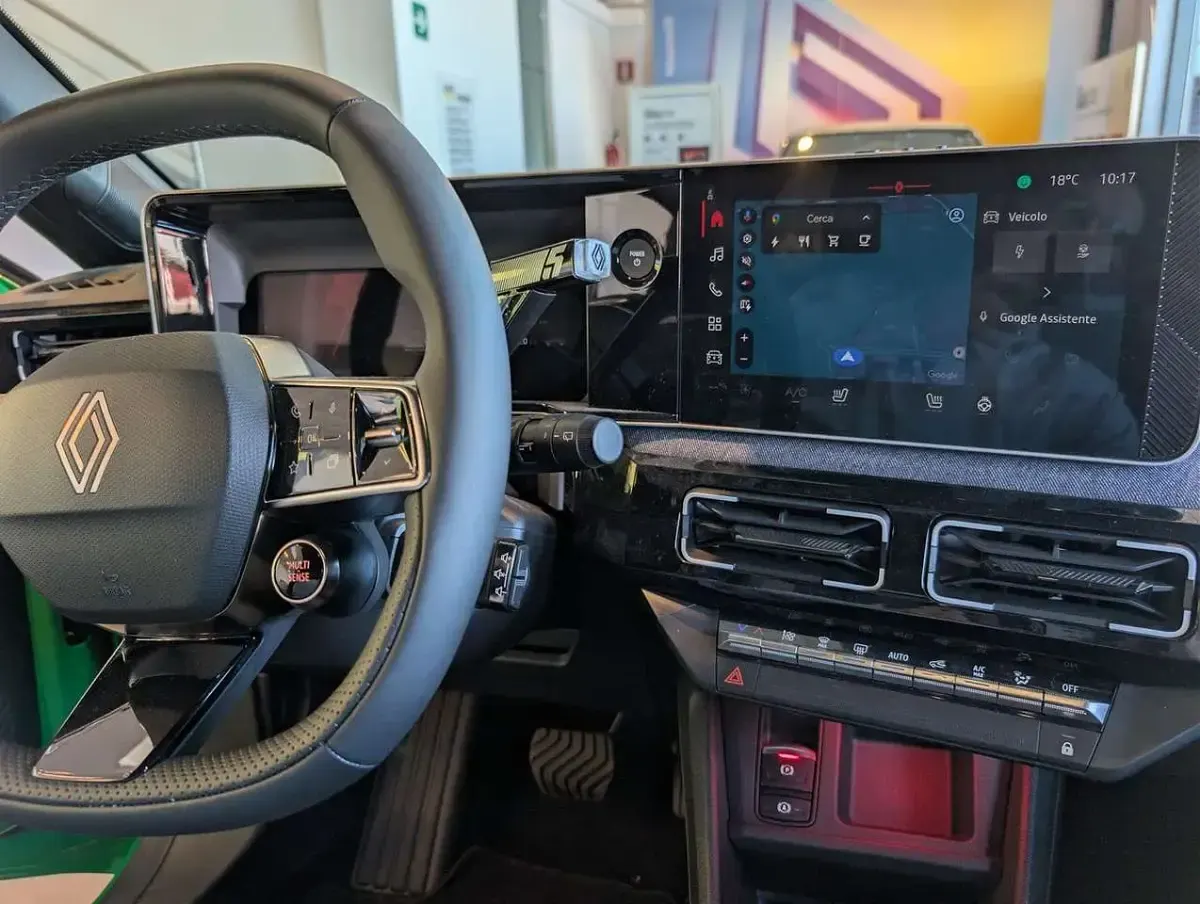 Nuova Renault R5 Komfort 110 kW (150 CV) 2025 Verde Utilitaria
