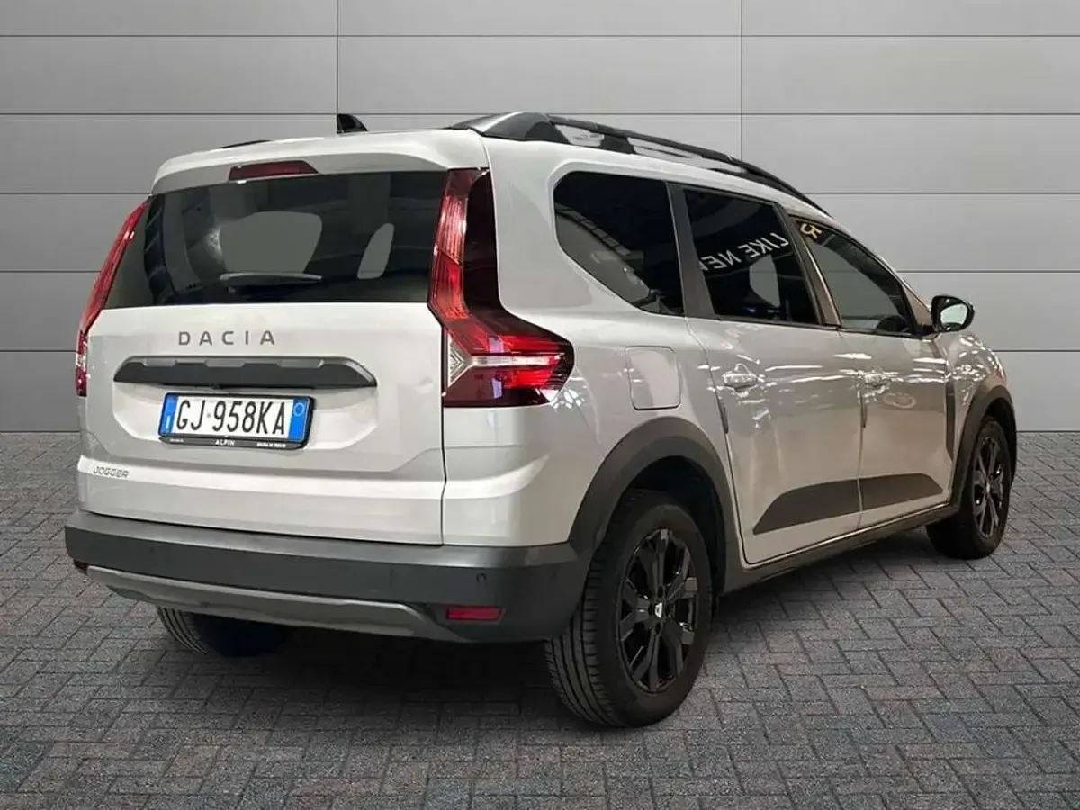 Usata Dacia Jogger Extreme 101 CV (74 kW) 2022 Grigio Monovolume
