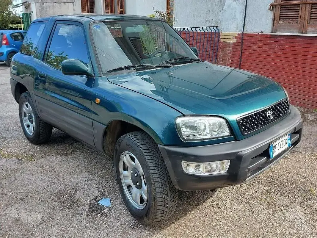 Usata Toyota RAV4 129 CV (94 kW) 1999 Verde SUV