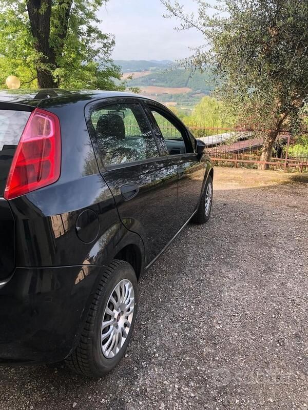 Usata Fiat Grande Punto 77 CV (56 kW) 2013 Nero Utilitaria