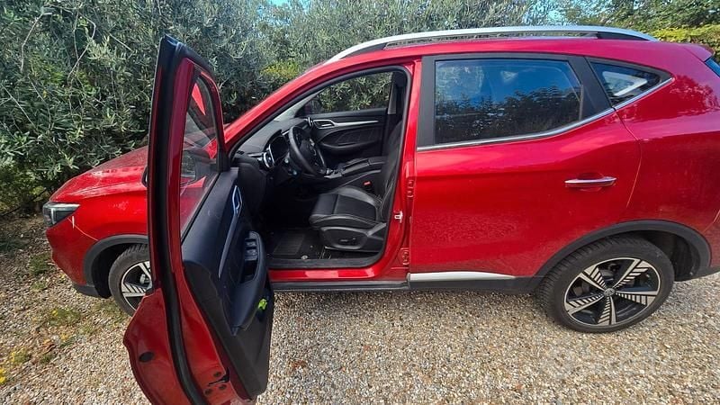 Usata MG ZS Luxury 67 kW (92 CV) 2021 Rosso SUV