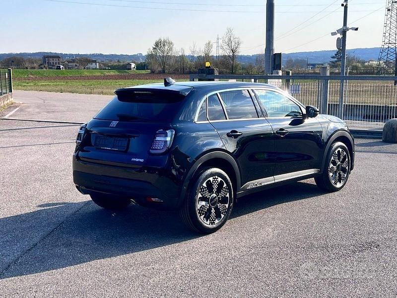 Nuova Fiat 600 La Prima 110 CV (80 kW) 2025 Nero SUV