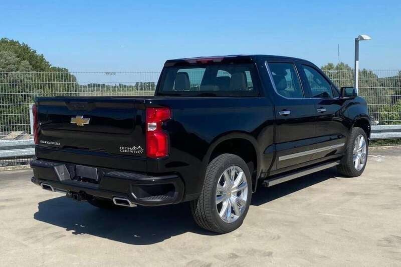 Usata Chevrolet Silverado 426 CV (313 kW) 2024 Gba  black SUV