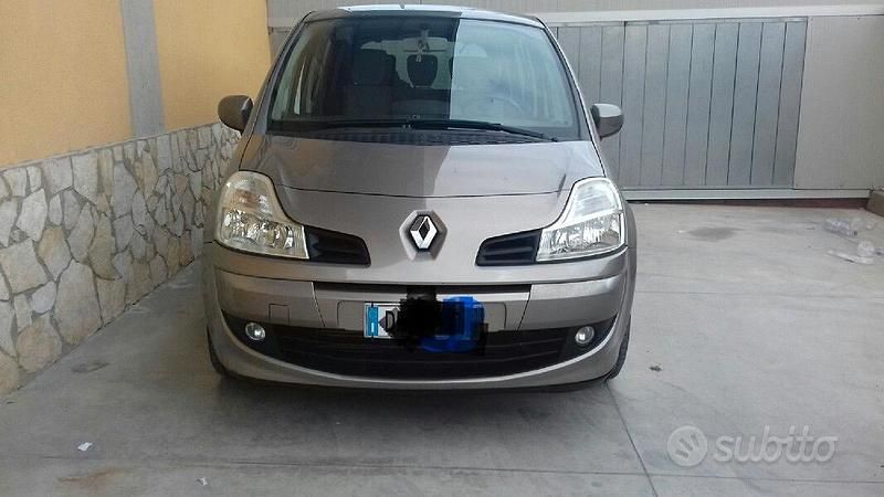 Usata Renault Modus 85 CV (62 kW) 2008 Grigio Monovolume