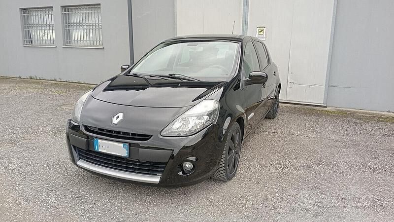 Usata Renault Clio IV Dynamique 75 CV (55 kW) 2012 Nero Berlina