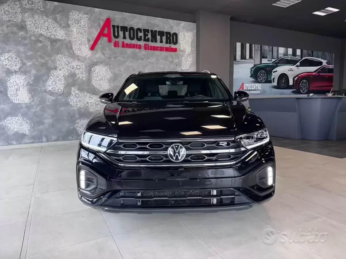 Usata VW T-Roc R-line 150 CV (110 kW) 2023 Nero SUV