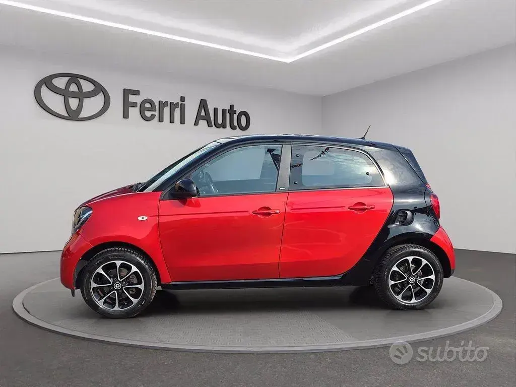 Usata Smart ForFour Passion 71 CV (52 kW) 2016 Rosso Utilitaria