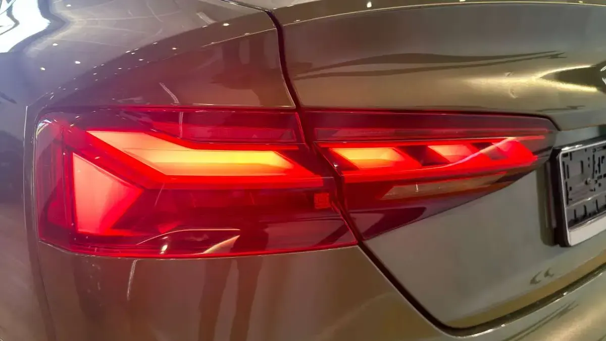 Usata Audi A5 Sportback Competition 163 CV (119 kW) 2023 Verde distretto Utilitaria