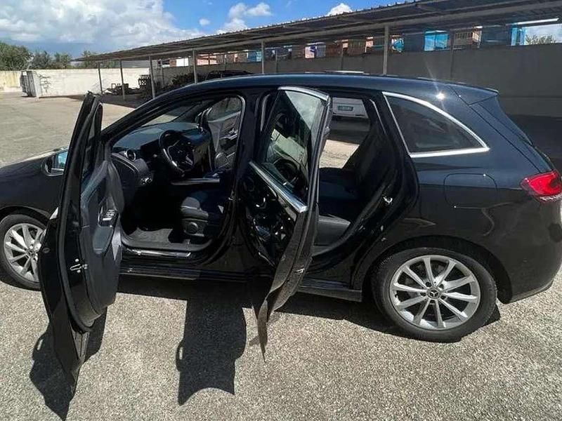 Usata Mercedes B180 116 CV (85 kW) 2019 Nero Utilitaria