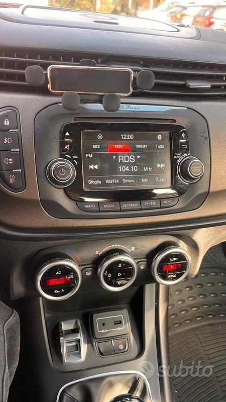 Usata Alfa Romeo Giulietta Distinctive 120 CV (88 kW) 2016 Bianco Utilitaria