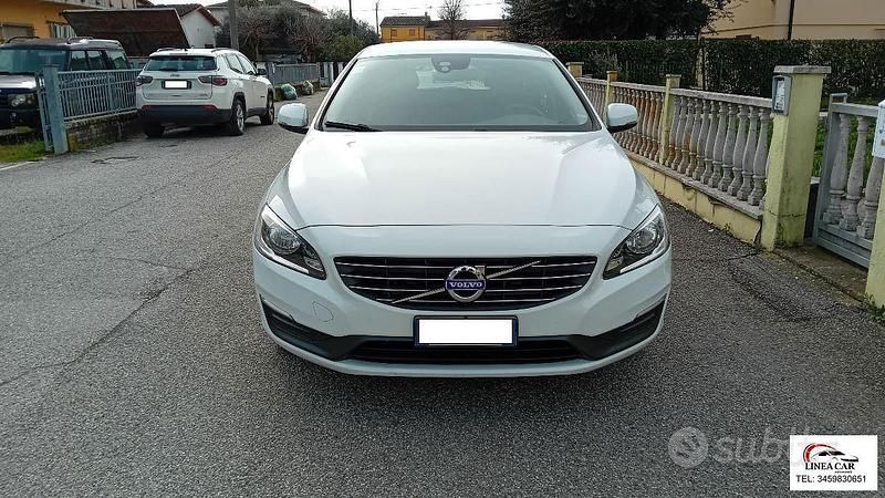 Usata Volvo V60 114 CV (83 kW) 2015 Bianco Station wagon