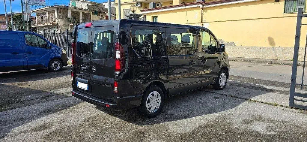 Usata Opel Vivaro S 120 CV (88 kW) 2018 Nero Monovolume