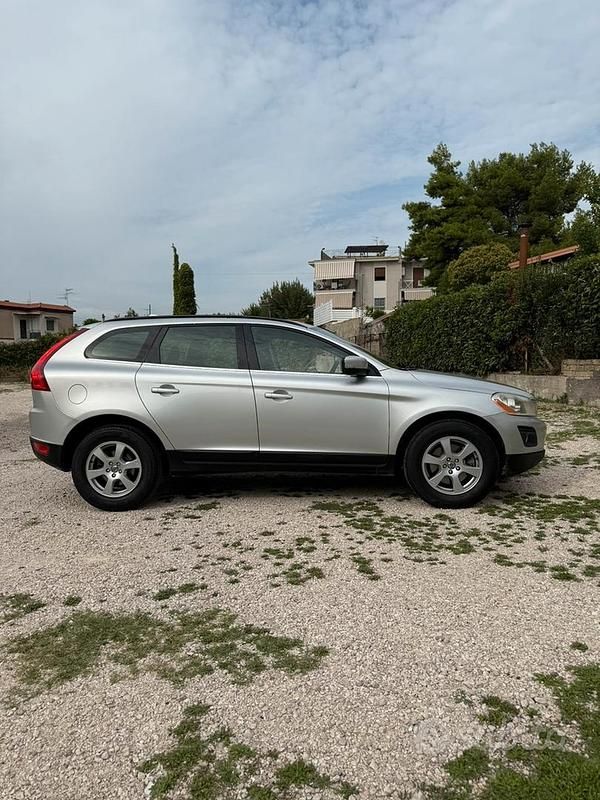 Usata Volvo XC60 185 CV (136 kW) 2009 Grigio SUV